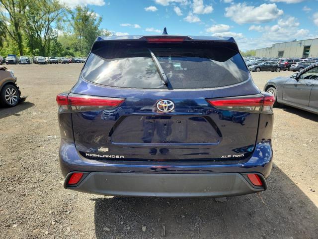 5TDGZRBH8NS208255 - 2022 TOYOTA HIGHLANDER XLE BLUE photo 6