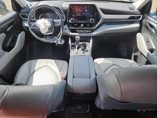 5TDGZRBH8NS208255 - 2022 TOYOTA HIGHLANDER XLE BLUE photo 8