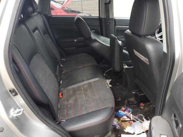 JA4AR3AW6JU001642 - 2018 MITSUBISHI OUTLANDER ES SILVER photo 11