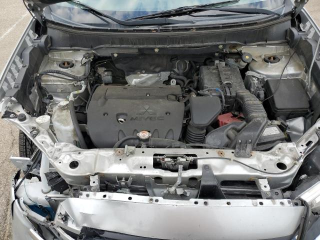 JA4AR3AW6JU001642 - 2018 MITSUBISHI OUTLANDER ES SILVER photo 12