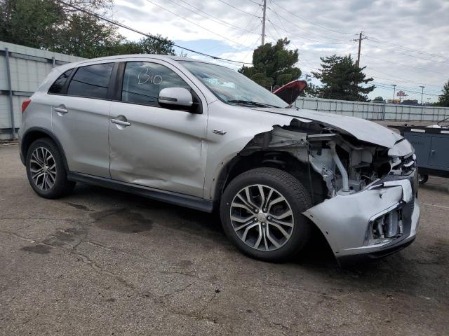 JA4AR3AW6JU001642 - 2018 MITSUBISHI OUTLANDER ES SILVER photo 4