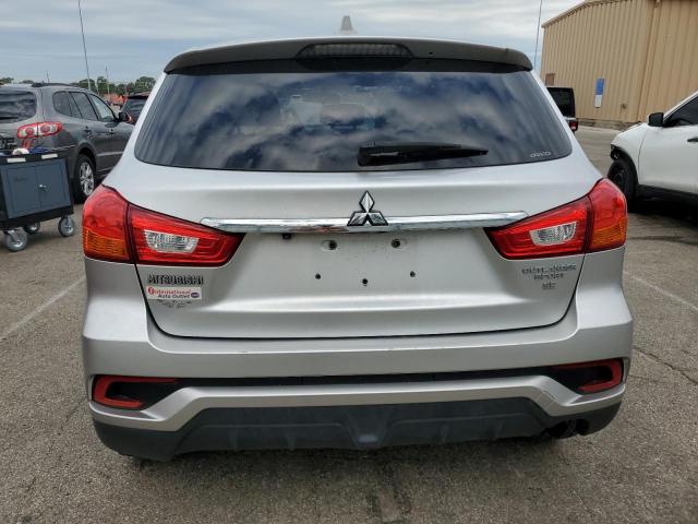 JA4AR3AW6JU001642 - 2018 MITSUBISHI OUTLANDER ES SILVER photo 6