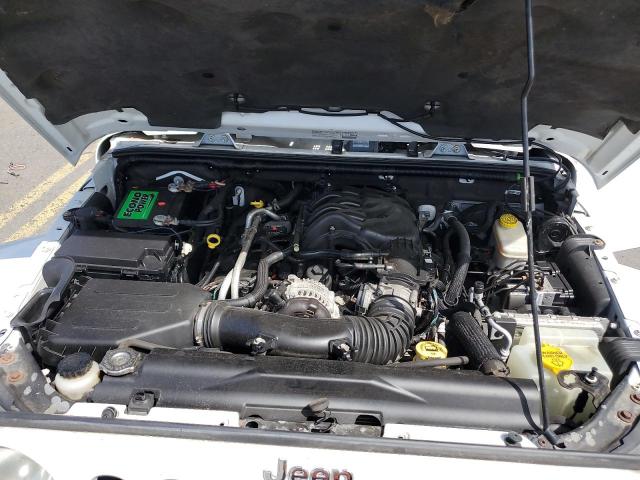 1C4HJWEG4DL562951 - 2013 JEEP WRANGLER U SAHARA 白色 照片 11