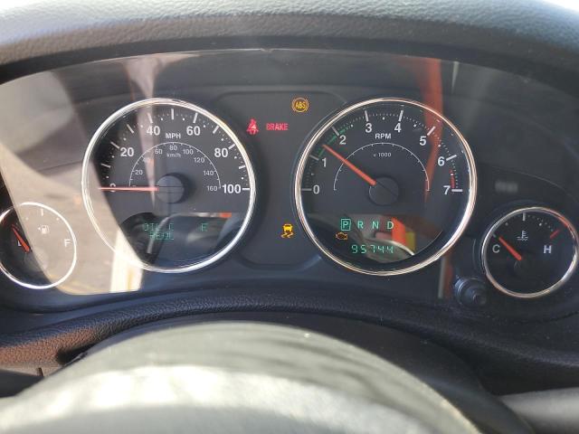 1C4HJWEG4DL562951 - 2013 JEEP WRANGLER U SAHARA 白色 照片 9