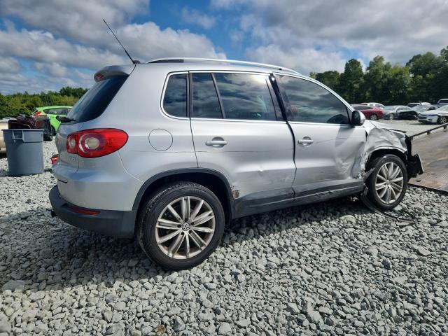 WVGAV7AX5BW558271 - 2011 VOLKSWAGEN TIGUAN S SILVER photo 3
