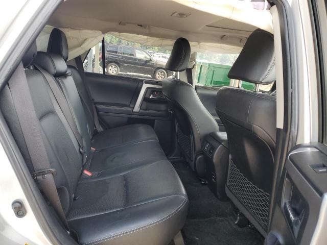 JTEBU5JR4J5571241 - 2018 TOYOTA 4RUNNER SR5/SR5 PREMIUM فضي صورة 10