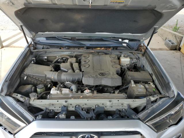 JTEBU5JR4J5571241 - 2018 TOYOTA 4RUNNER SR5/SR5 PREMIUM فضي صورة 11