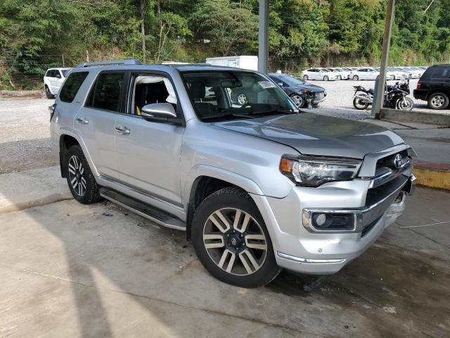 JTEBU5JR4J5571241 - 2018 TOYOTA 4RUNNER SR5/SR5 PREMIUM فضي صورة 4