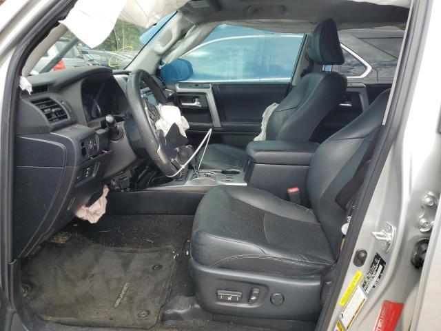 JTEBU5JR4J5571241 - 2018 TOYOTA 4RUNNER SR5/SR5 PREMIUM فضي صورة 7