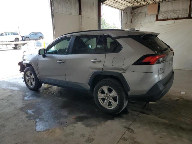 2T3P1RFV7MW186284 - 2021 TOYOTA RAV4 XLE GRAY photo 2