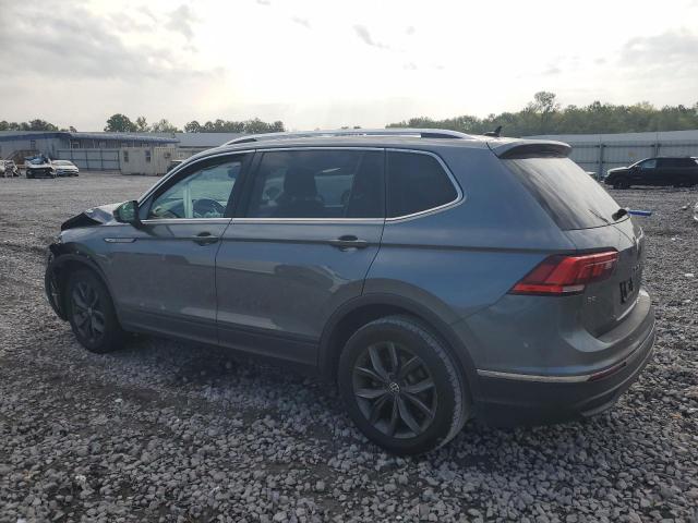3VV3B7AX0NM168335 - 2022 VOLKSWAGEN TIGUAN SE Grau Foto 2