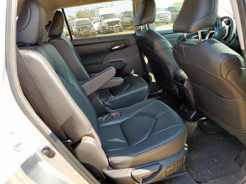 5TDKDRAH1PS032646 - 2023 TOYOTA HIGHLANDER L SILVER photo 11