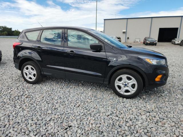 1FMCU0F78KUC45903 - 2019 FORD ESCAPE S შავი ფოტო 4