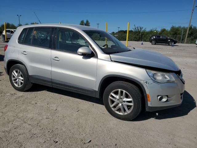 WVGBV7AX9BW524239 - 2011 VOLKSWAGEN TIGUAN S SILVER photo 4