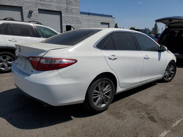4T1BF1FK1FU002620 - 2015 TOYOTA CAMRY LE 白色 照片 3