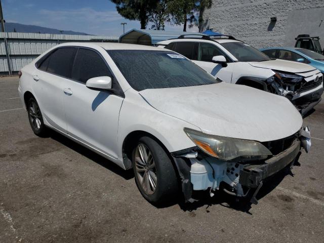 4T1BF1FK1FU002620 - 2015 TOYOTA CAMRY LE 白色 照片 4