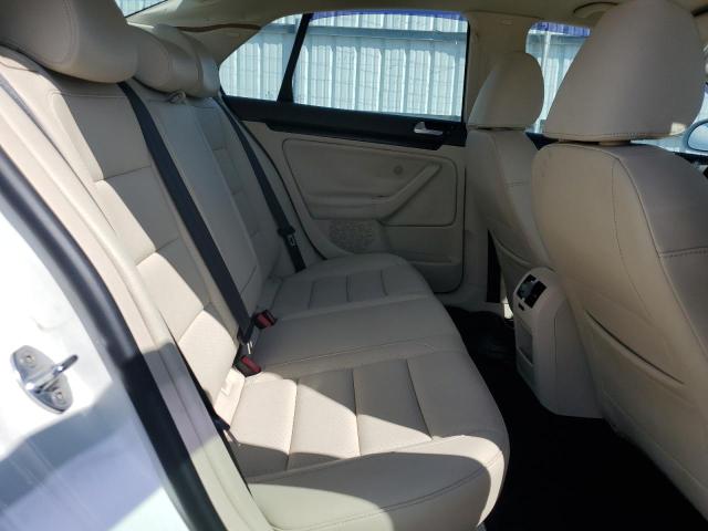 3VWRZ7AJ8AM059001 - 2010 VOLKSWAGEN JETTA SE WHITE photo 10