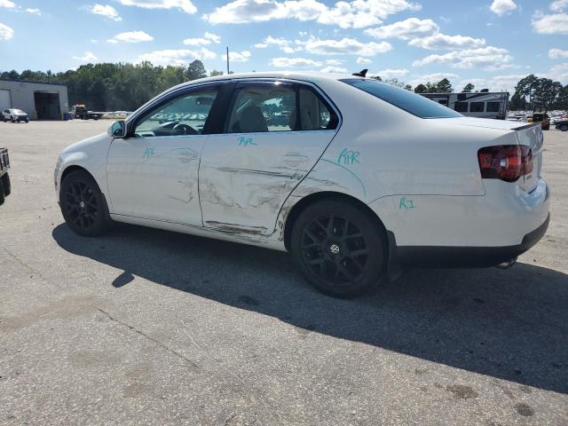 3VWRZ7AJ8AM059001 - 2010 VOLKSWAGEN JETTA SE WHITE photo 2