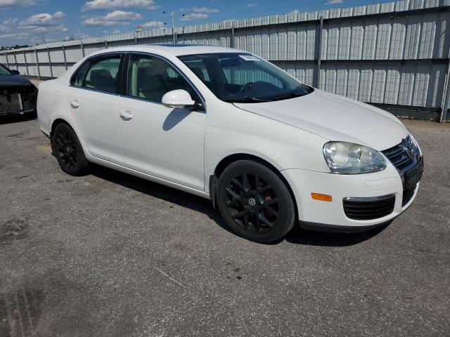 3VWRZ7AJ8AM059001 - 2010 VOLKSWAGEN JETTA SE WHITE photo 4