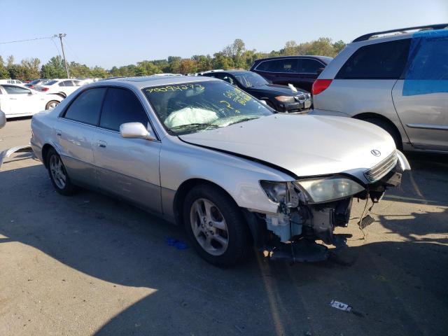 JT8BF28G310314357 - 2001 LEXUS ES 300 SILVER photo 4