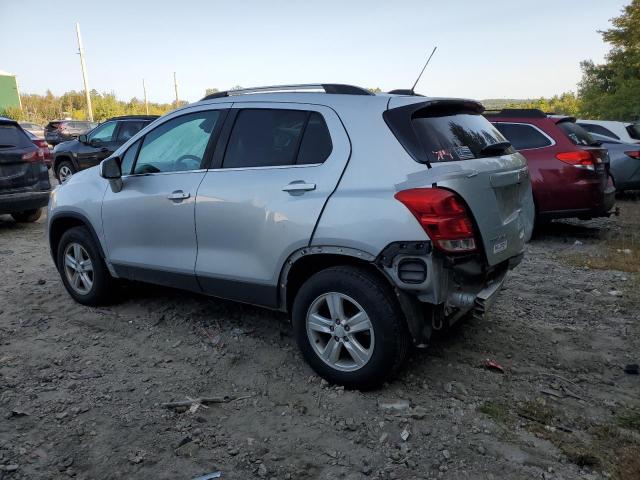 3GNCJPSB3LL160826 - 2020 CHEVROLET TRAX 1LT SILVER photo 2