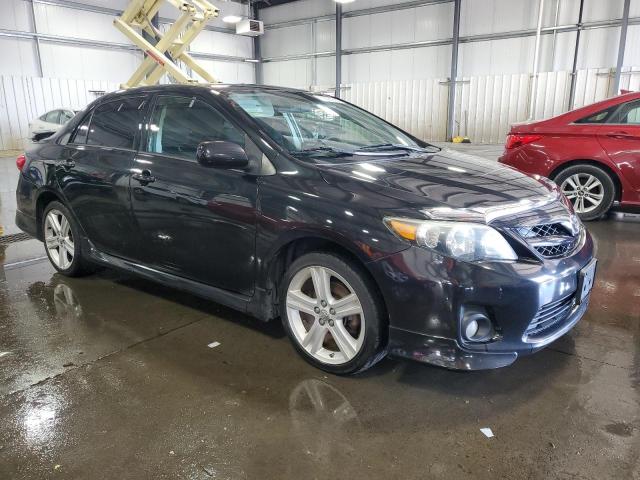 2T1BU4EE6DC033427 - 2013 TOYOTA COROLLA BASE Schwarz Foto 4
