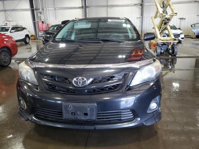 2T1BU4EE6DC033427 - 2013 TOYOTA COROLLA BASE Schwarz Foto 5