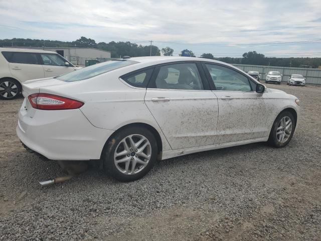 3FA6P0H78FR157071 - 2015 FORD FUSION SE WHITE photo 3