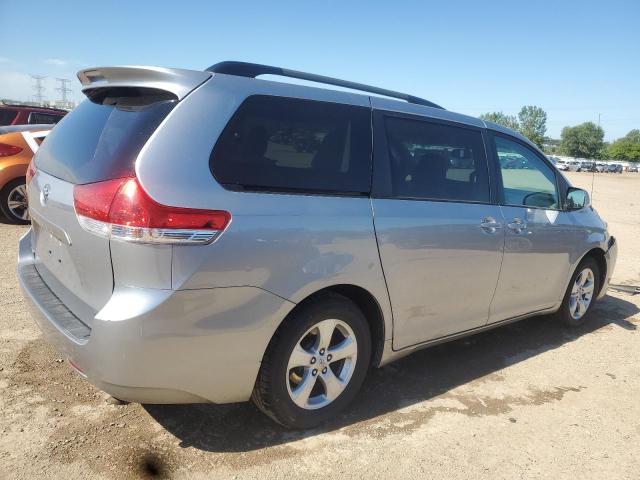 5TDKK3DC4CS208294 - 2012 TOYOTA SIENNA LE SILVER photo 3