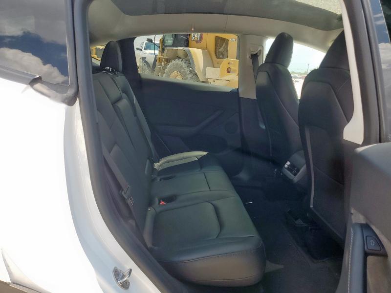 7SAYGDED1RA308360 - 2024 TESLA MODEL Y WHITE photo 10