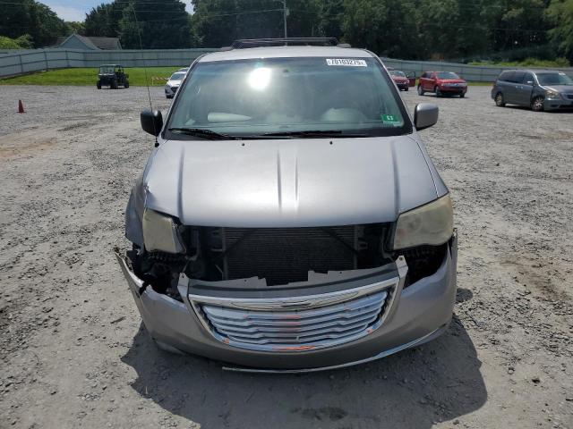 2C4RC1BG7DR715139 - 2013 CHRYSLER TOWN & COU TOURING Gümüş fotoğraf 5