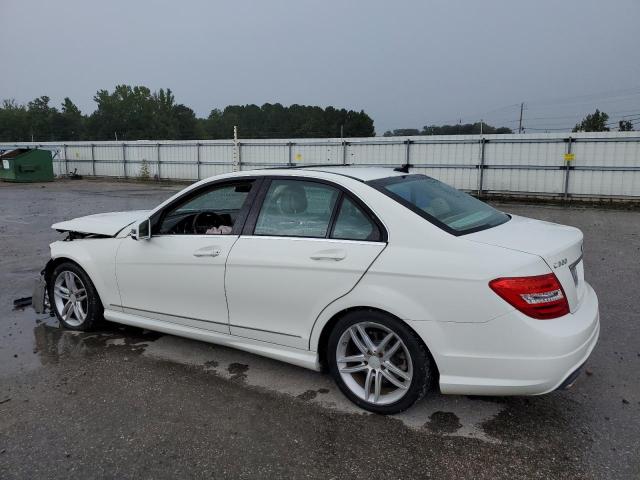 WDDGF8BB4CA687885 - 2012 MERCEDES-BENZ C 300 4MATIC WHITE photo 2