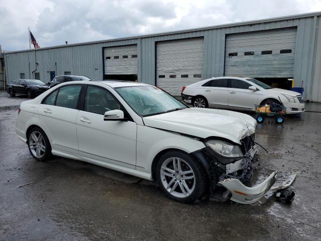 WDDGF8BB4CA687885 - 2012 MERCEDES-BENZ C 300 4MATIC WHITE photo 4