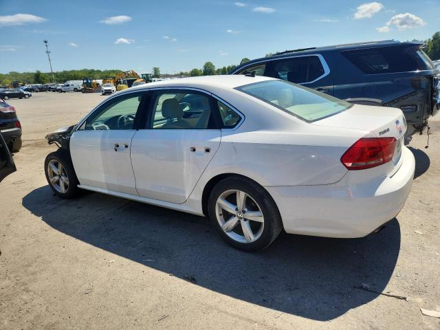 1VWAT7A36FC088604 - 2015 VOLKSWAGEN PASSAT S WHITE photo 2