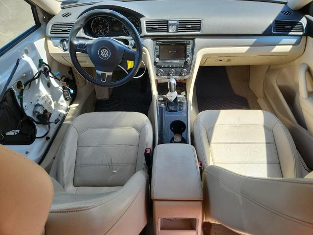 1VWAT7A36FC088604 - 2015 VOLKSWAGEN PASSAT S WHITE photo 8