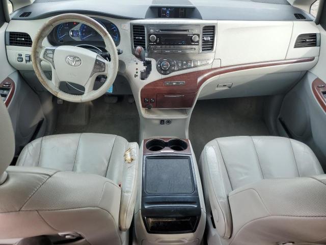 5TDYK3DC6DS300583 - 2013 TOYOTA SIENNA XLE WHITE photo 8