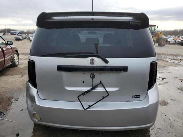 JTLKE50E081021931 - 2008 TOYOTA SCION XB Silber Foto 6