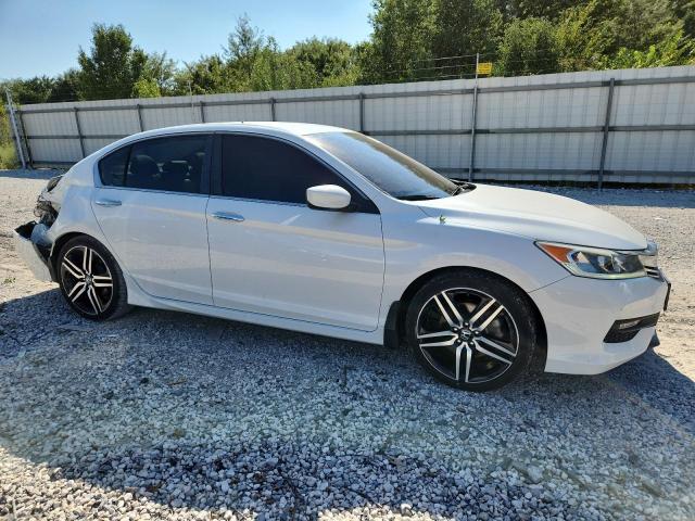 1HGCR2F56GA017280 - 2016 HONDA ACCORD SPORT WHITE photo 4