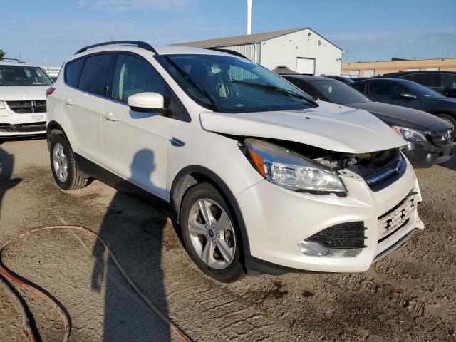 1FMCU9GX8FUB76591 - 2015 FORD ESCAPE SE WHITE photo 4