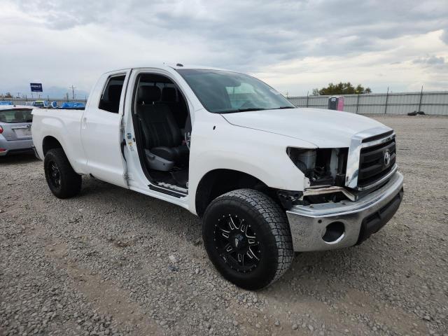 5TFUY5F11CX219875 - 2012 TOYOTA TUNDRA DOUBLE CAB SR5 WHITE photo 4