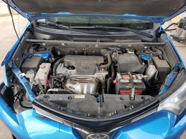 2T3ZFREV0JW466717 - 2018 TOYOTA RAV4 LE أزرق صورة 11