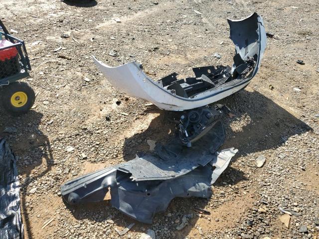 3MYDLBYV1KY505253 - 2019 TOYOTA YARIS L WHITE photo 12