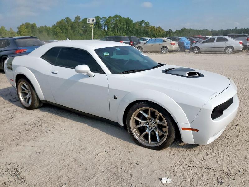2C3CDZFJ9PH525980 - 2023 DODGE CHALLENGER R/T SCAT PACK WHITE photo 4