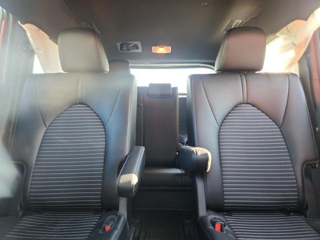 5TDKDRAH3PS022698 - 2023 TOYOTA HIGHLANDER L წითელი ფოტო 10