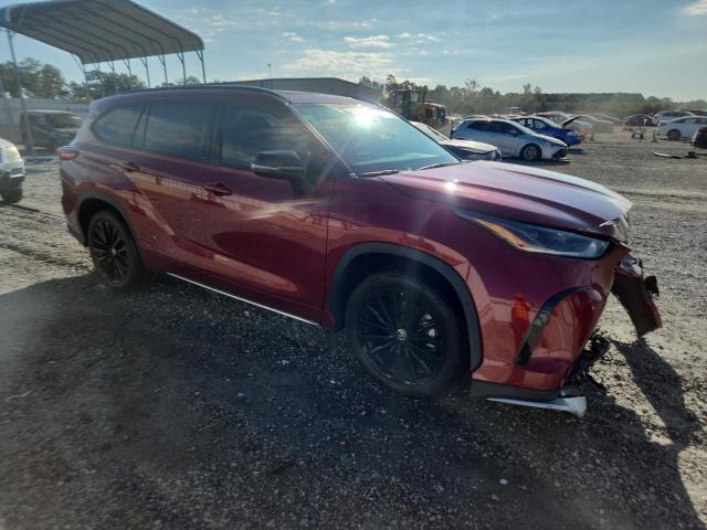 5TDKDRAH3PS022698 - 2023 TOYOTA HIGHLANDER L წითელი ფოტო 4