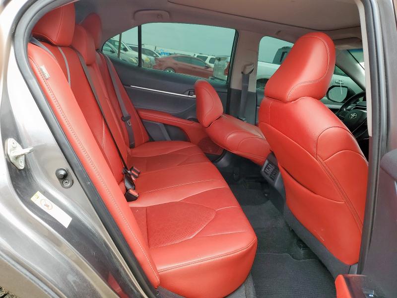 4T1BZ1HK9JU005827 - 2018 TOYOTA CAMRY XSE 石墨色 照片 10