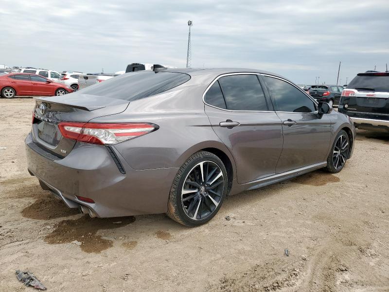 4T1BZ1HK9JU005827 - 2018 TOYOTA CAMRY XSE 石墨色 照片 3