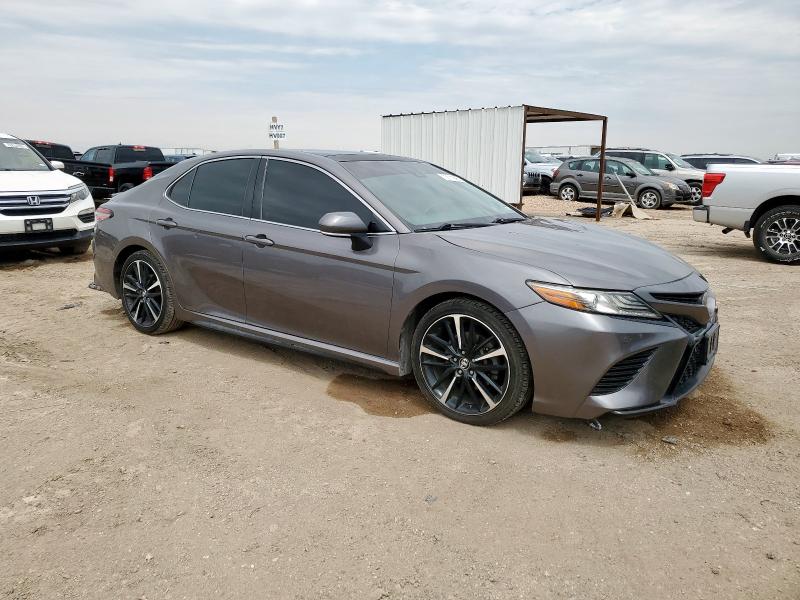 4T1BZ1HK9JU005827 - 2018 TOYOTA CAMRY XSE 石墨色 照片 4