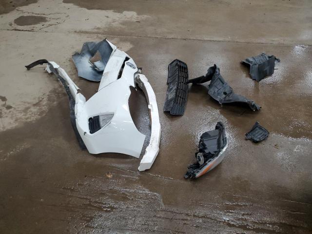 JTDKDTB3XD1554877 - 2013 TOYOTA PRIUS C WHITE photo 13