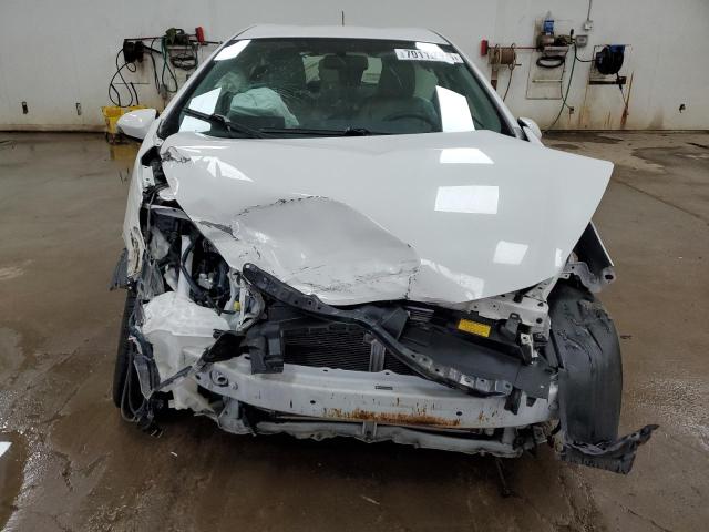 JTDKDTB3XD1554877 - 2013 TOYOTA PRIUS C WHITE photo 5